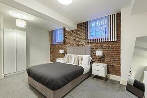 Old Dutch Embassy by Guestz