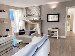Angela Lake View Apartment