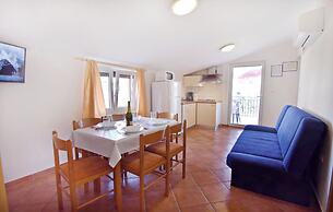 Comfortable Flat With Terrace in Umag