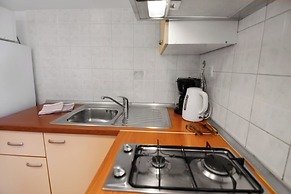 Comfortable Flat With Terrace in Umag