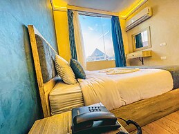 luxury oriental pyramids inn