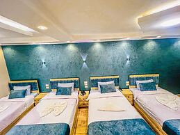 luxury oriental pyramids inn
