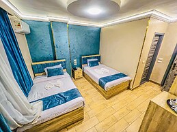 luxury oriental pyramids inn