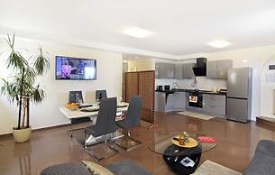 Premium Stay With Terrace and BBQ
