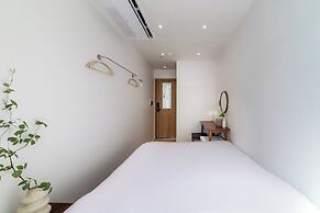 HOTEL LETS ABOVE