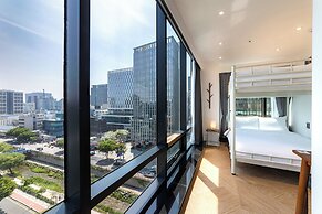 HOTEL LETS ABOVE