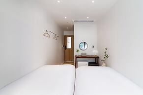 HOTEL LETS ABOVE