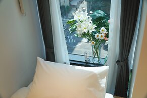 HOTEL LETS ABOVE