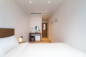 HOTEL LETS ABOVE