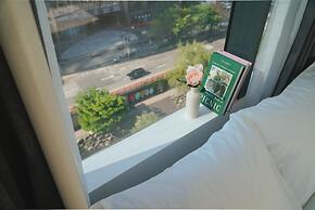 HOTEL LETS ABOVE