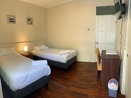 Peninsula Hostel