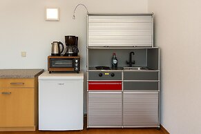 BoardingHouse - Studios & Apartments