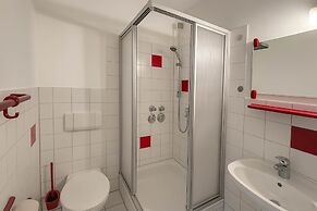 BoardingHouse - Studios & Apartments