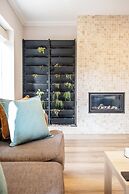Modern 3 BD House Surrounded by Greenery