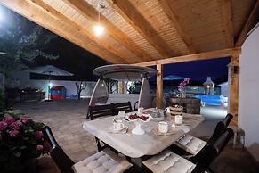 Pool House Ivana
