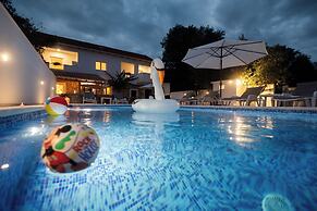 Pool House Ivana