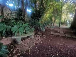 Spacious 4BR Home Pool & Balconies Krantzkloof