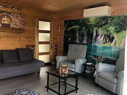 Enigma Lounge Chalet With Swimming Pool