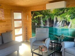 Enigma Lounge Chalet With Swimming Pool