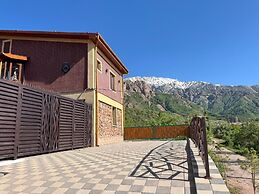 Guest House Mountine Paradise