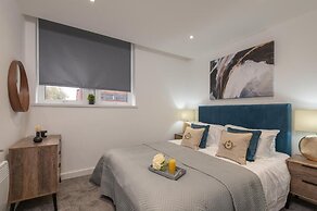 Thornhill House by Guestz