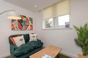 Thornhill House by Guestz