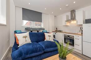 Thornhill House by Guestz