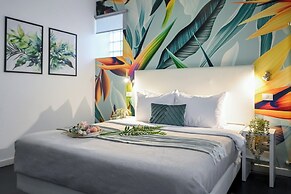 Urban Elegance Stylish Central Stay