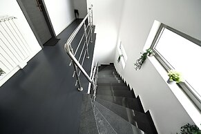 Urban Elegance Stylish Central Stay