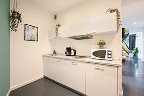 Urban Elegance Stylish Central Stay