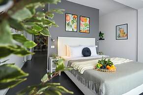 Urban Elegance Stylish Central Stay