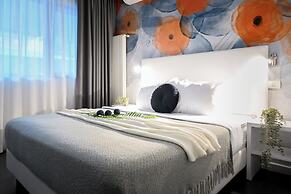 Urban Elegance Stylish Central Stay