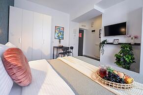 Urban Elegance Stylish Central Stay