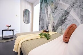 Urban Elegance Stylish Central Stay