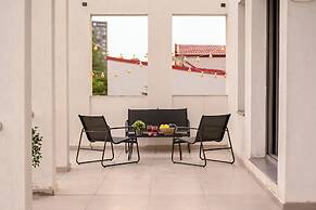 Urban Elegance Stylish Central Stay