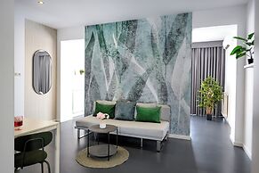Urban Elegance Stylish Central Stay