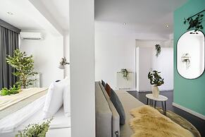 Urban Elegance Stylish Central Stay