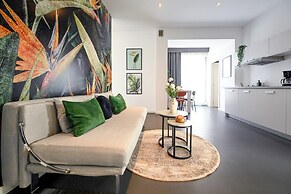 Urban Elegance Stylish Central Stay