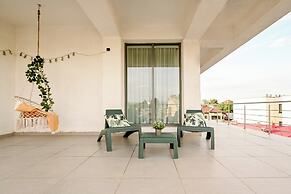 Urban Elegance Stylish Central Stay