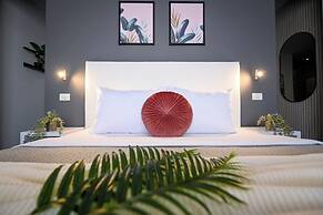 Urban Elegance Stylish Central Stay