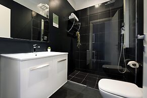 Urban Elegance Stylish Central Stay