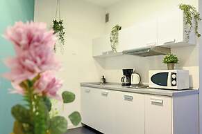 Urban Elegance Stylish Central Stay