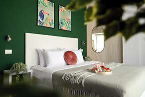 Urban Elegance Stylish Central Stay