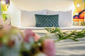 Urban Elegance Stylish Central Stay