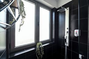 Urban Elegance Stylish Central Stay