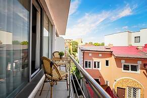 Urban Elegance Stylish Central Stay