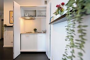 Urban Elegance Stylish Central Stay