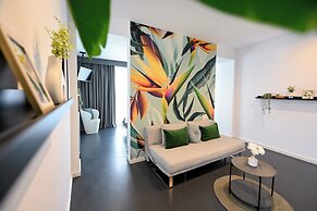 Urban Elegance Stylish Central Stay