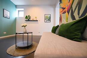 Urban Elegance Stylish Central Stay
