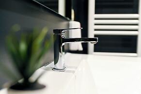 Urban Elegance Stylish Central Stay